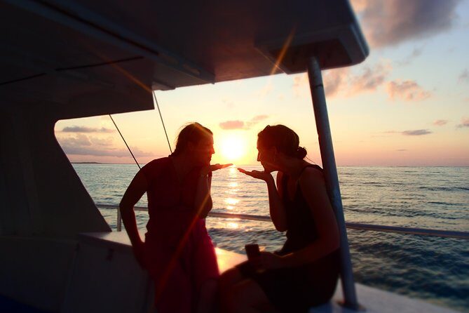 2 Hour Champagne Sunset Cruise from Grace Bay, Providenciales (Adult Only) - Best For: Who This Adult-Only Cruise Fits Perfectly