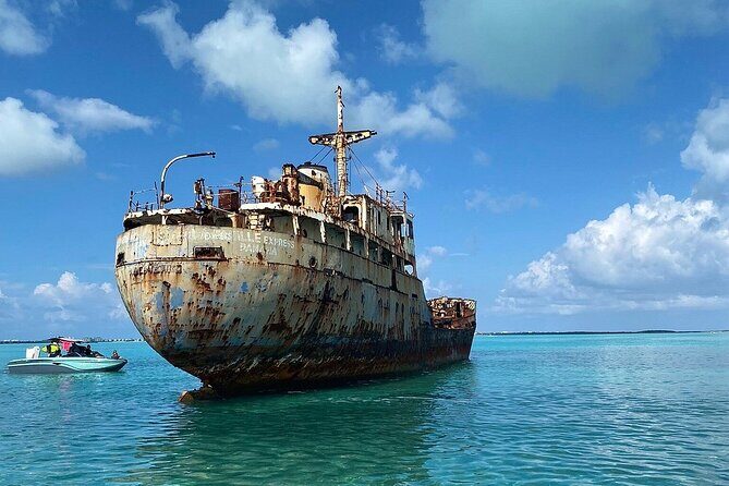 2-Hours Private Charter Tour in Turks and Caicos - Your second hour in Turks and Caicos waters: cays, snorkeling, turtles, and more