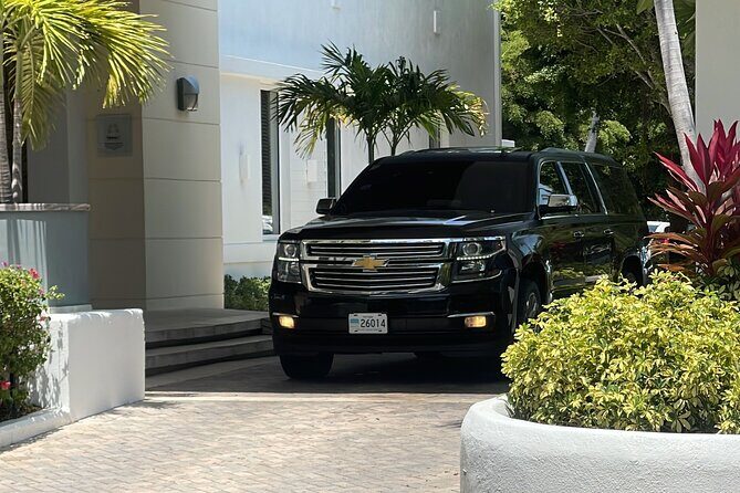 2JAYS VIP Transportation – Airport Private SUV Transfer {one way} - The ride itself: short, but flight-aware