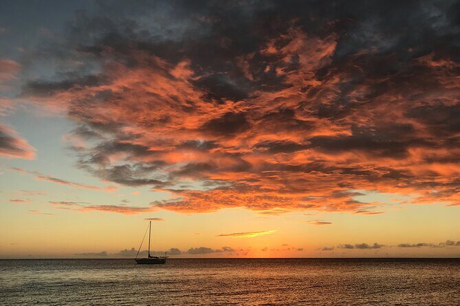 3 hour Glow Worm Sunset Cruise from Providenciales - Drinks and appetizers: included rum punch, local beers, and a careful vibe