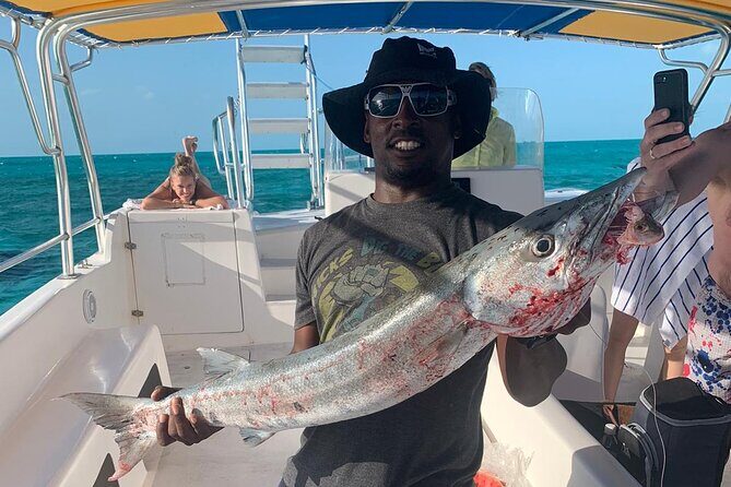 8HR Catch and Grill in Turks and Caicos Islands - What snorkeling time really adds (and what it costs you in energy)