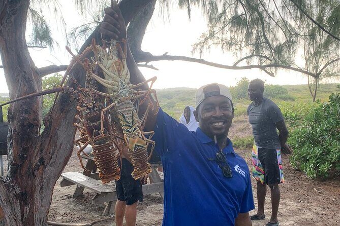 8HR Catch and Grill in Turks and Caicos Islands - Laid-back perks that add up: alcohol, WiFi, and air-conditioned comfort