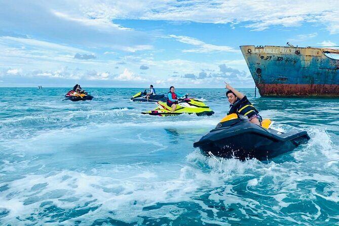 FAMOUS SHIPWRECK, Tiki Bar & Iguana Island Private Jet Ski Tour - The Tiki Bar time: where the tour cools down