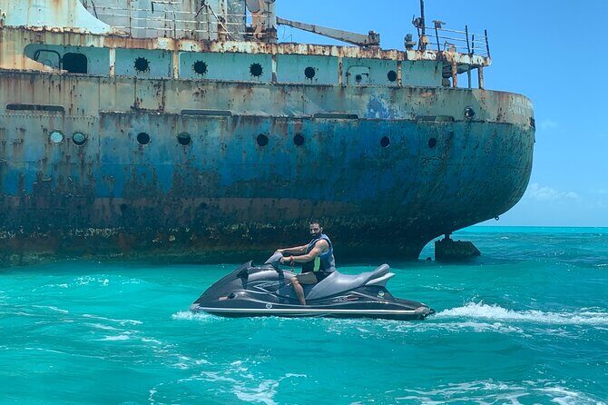 Lunch Seafari to pristine cays, shipwreck and lunch at TIKI BAR - Stop 1: La Famille Express shipwreck and the 7-foot feeling