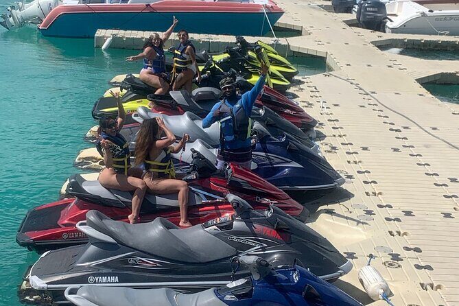 Lunch Seafari to pristine cays, shipwreck and lunch at TIKI BAR - Stop 2: Leeward Beach along the south coast