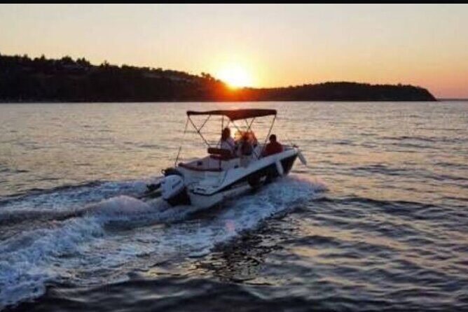 Private 2Hour Champagne Scenic Sunset cruise - Price and value for a private up-to-6 group