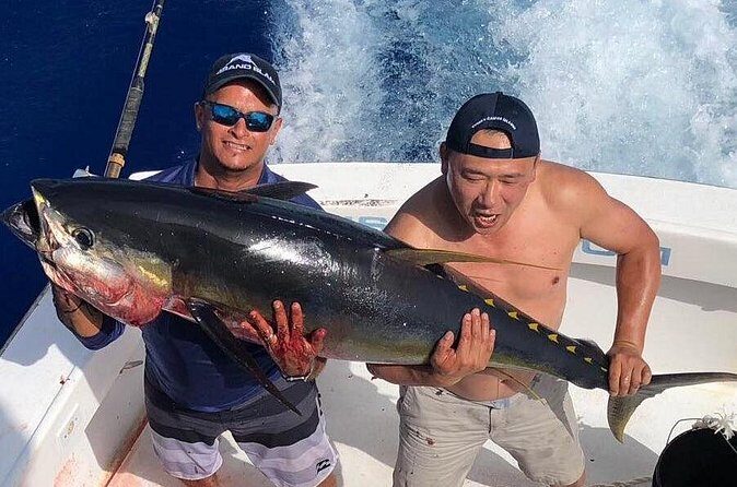 Private 6hr Deep Sea Fishing Charter on "Angler Management" - Snacks, drinks, and lunch: a real food plan for a 6-hour day