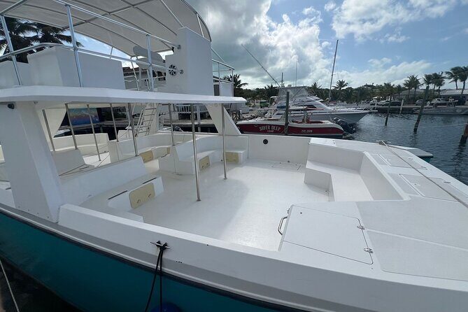 Private Boat Tour with Snorkeling and Beach BBQ - Entering La Famille Express: a shipwreck you can photograph, not climb
