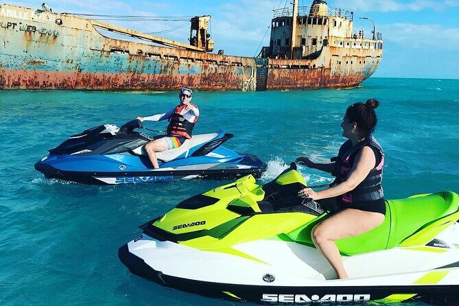 Shipwreck Adventure in Providenciales - La Famille Express: Soviet workhorse turned reef landmark