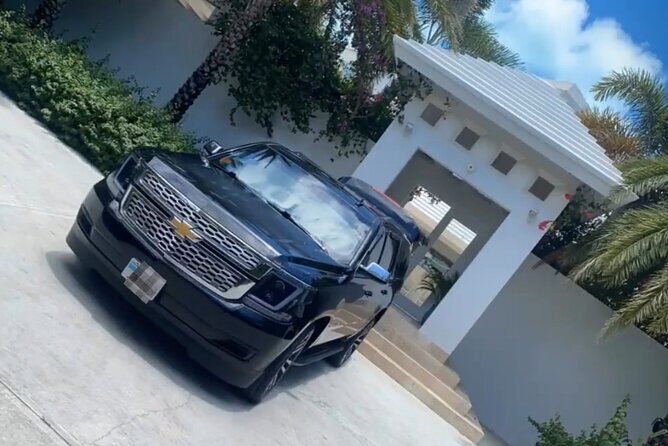 Turks and Caicos Private SUV And VIP Airport Transportation - Can You Stop for Groceries on the Way? Yes, If You Ask